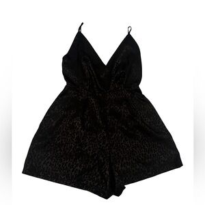 Just Be Black Lace-Texture V-Neck Romper P